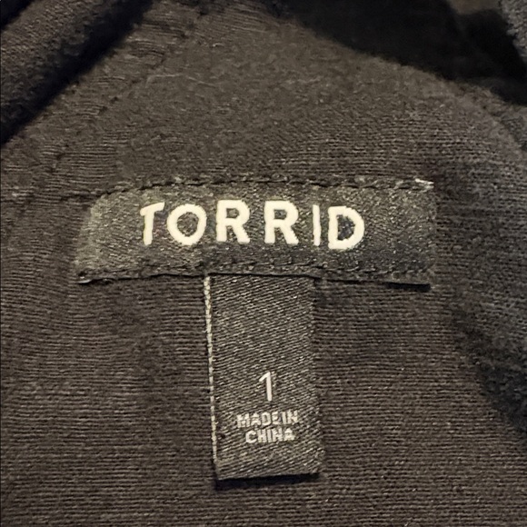 Torrid 1 Black 1X Linen Blend Shorts Overalls Jumpsuit Shortall - Picture 4 of 8